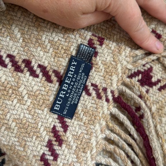 Thick, Beautiful Nova Plaid Woven Burberry Scarf - Cashmere and Wool - Picture 2 of 2